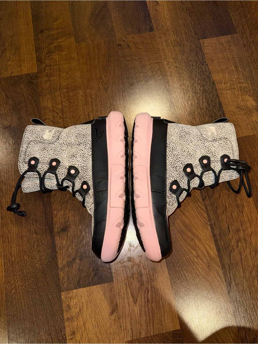Sorel Whitney Lace-Up Snow Boots in Black and Pink and Leopard (kids size 5)